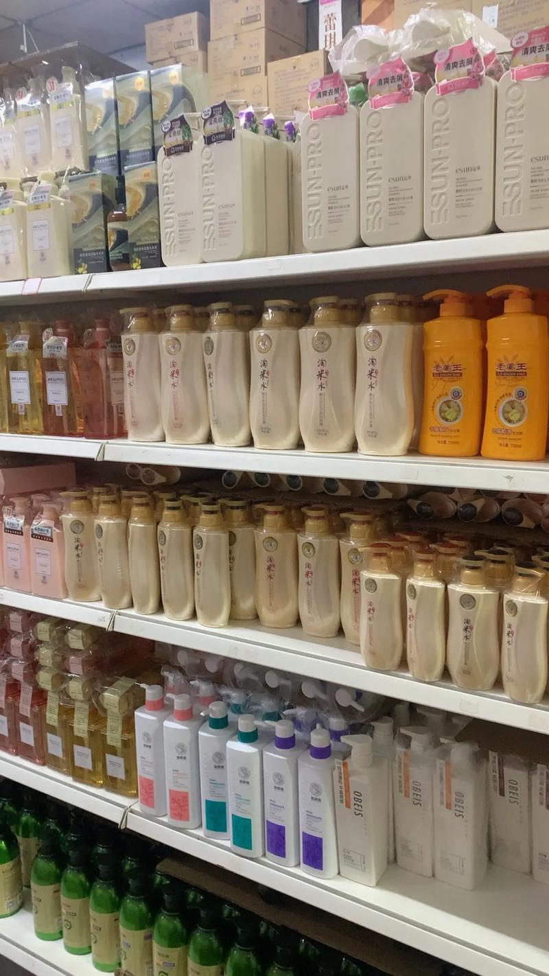 晓航化妆品批发 诚信经营，质量第一，欢迎新老客户光临